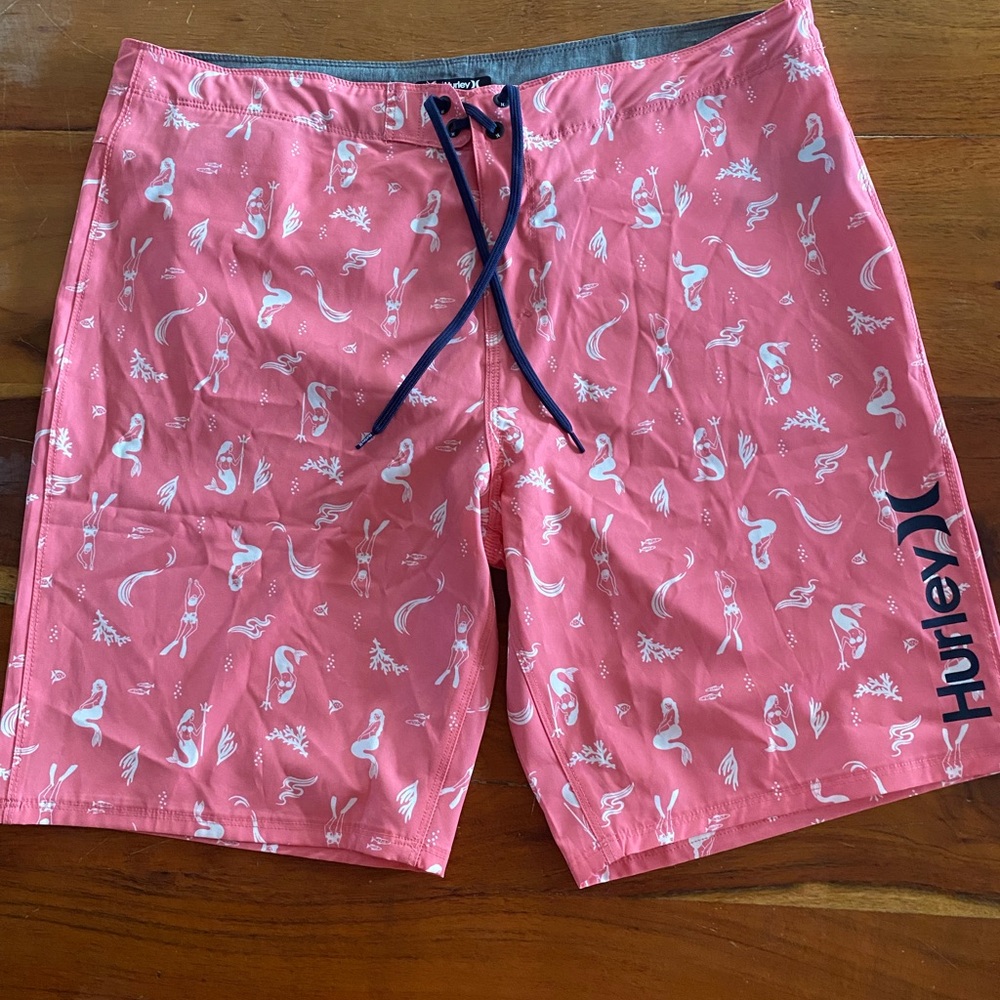 Hurley pink mermaid board Shorts size‎ 38